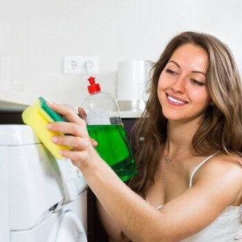 kako-ocistiti-uredjaj-za-pranje-od-neprijatnog-mirisa_mob